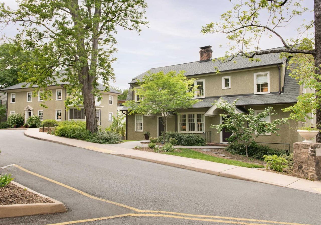 Oakhurst Inn At The University شارلوتسفيل، فيرجينيا المظهر الخارجي الصورة