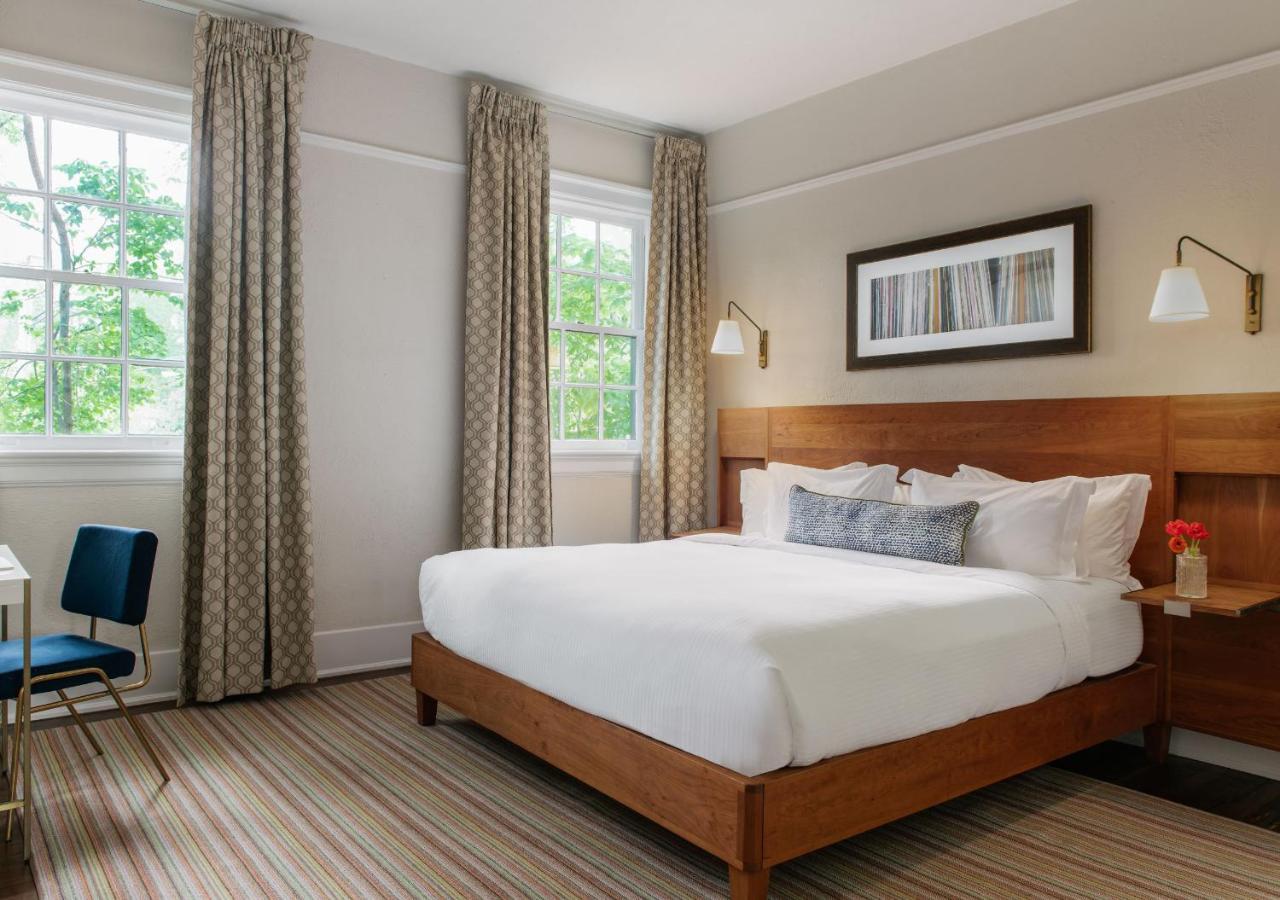 Oakhurst Inn At The University شارلوتسفيل، فيرجينيا المظهر الخارجي الصورة