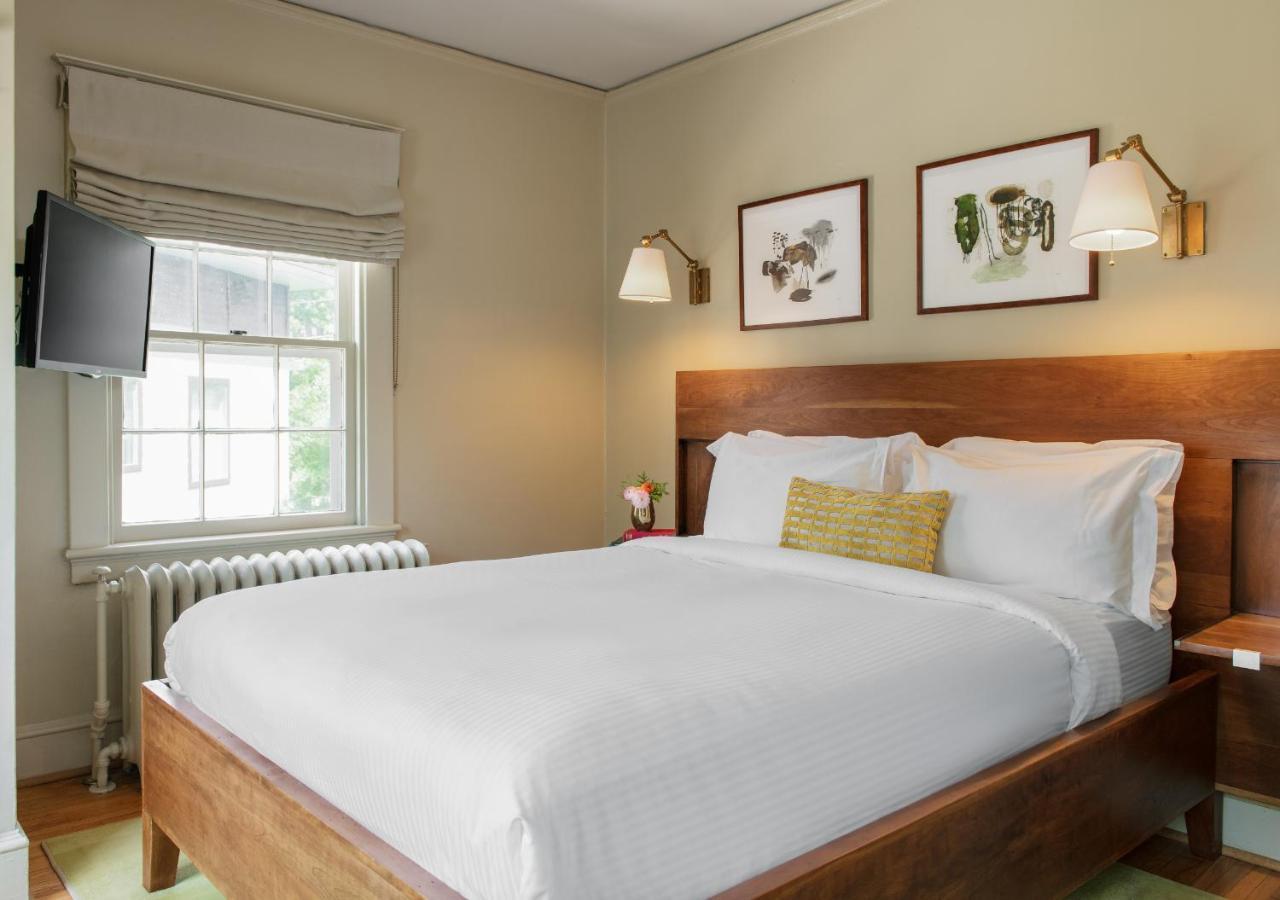 Oakhurst Inn At The University شارلوتسفيل، فيرجينيا المظهر الخارجي الصورة