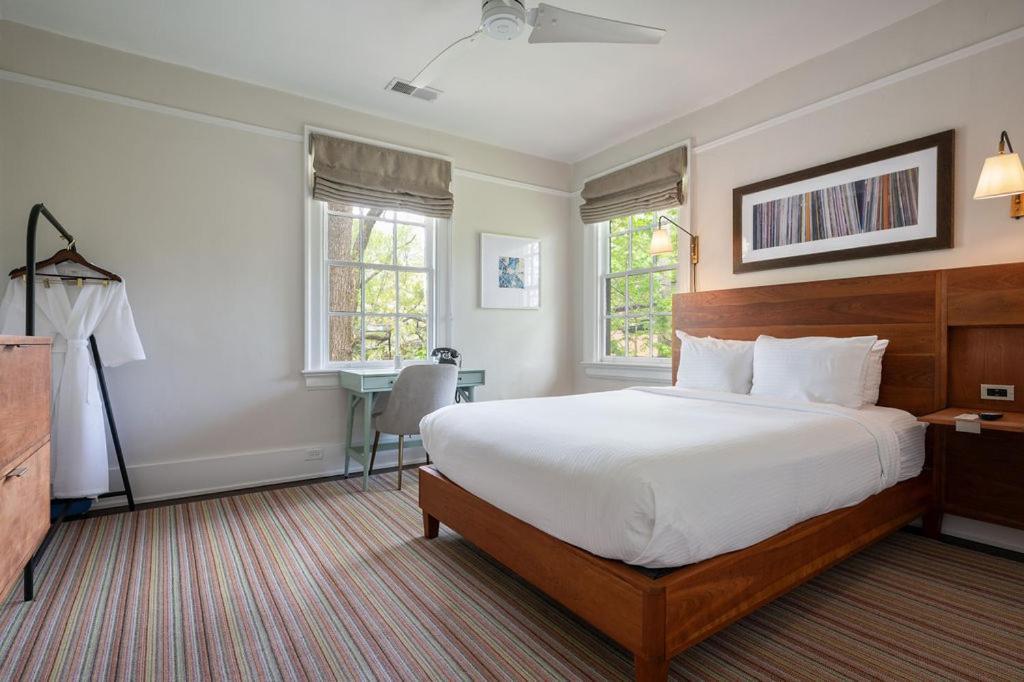 Oakhurst Inn At The University شارلوتسفيل، فيرجينيا المظهر الخارجي الصورة