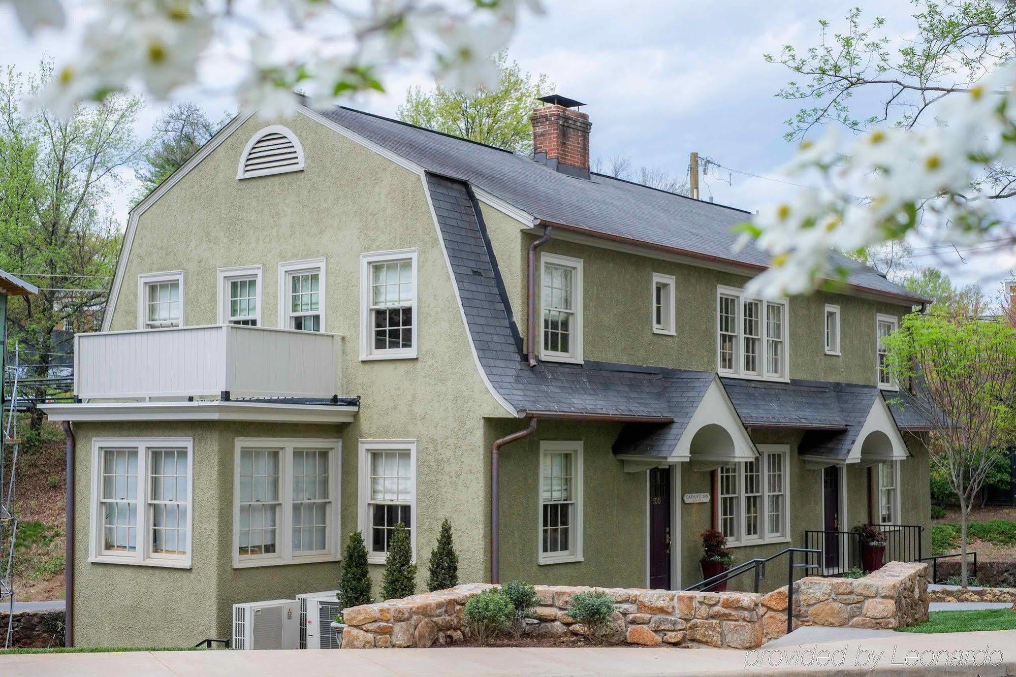 Oakhurst Inn At The University شارلوتسفيل، فيرجينيا المظهر الخارجي الصورة